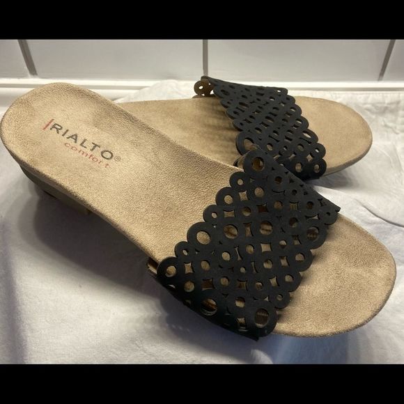 RIALTO SLIP ON SANDALS - Picture 1 of 5
